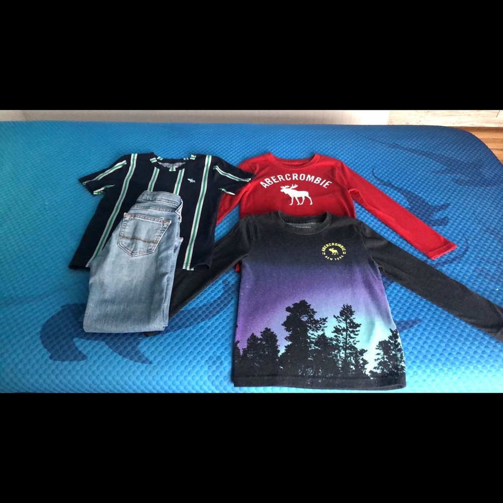Abercrombie and Fitch. Boys size 5/6.